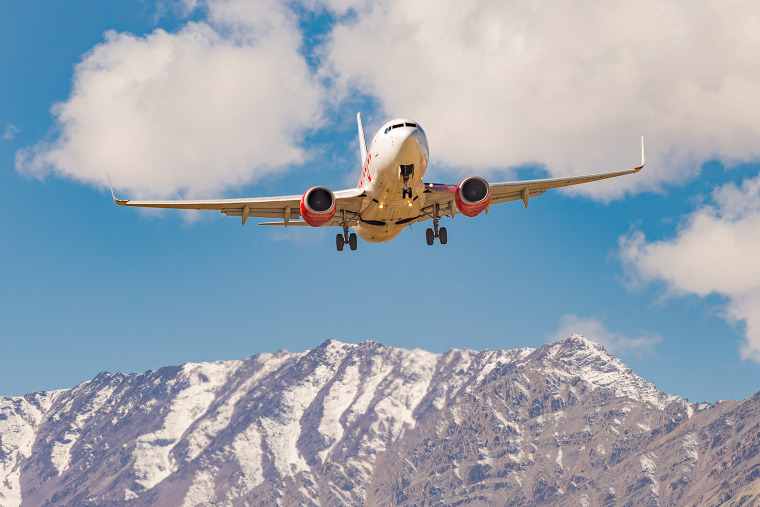 Leh Airport - planespotting - SpiceJet VT-SLA